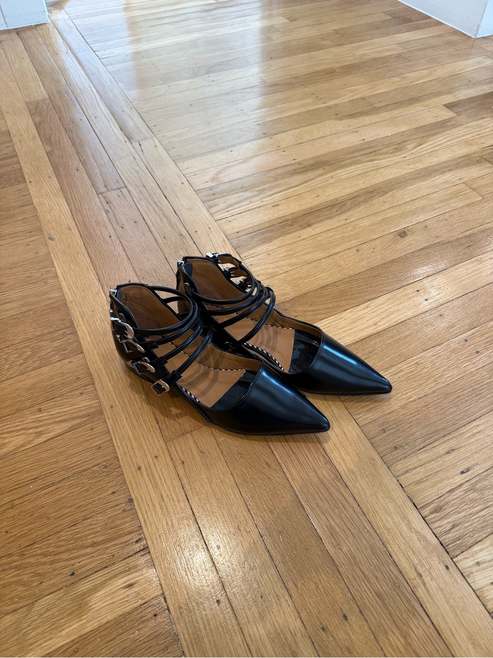 Toga Pulla Polido Black Flats